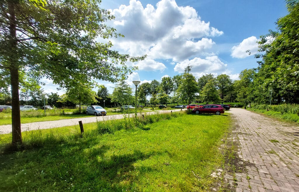 Parkeerplaats bij Natuurpoort Reuselhoeve