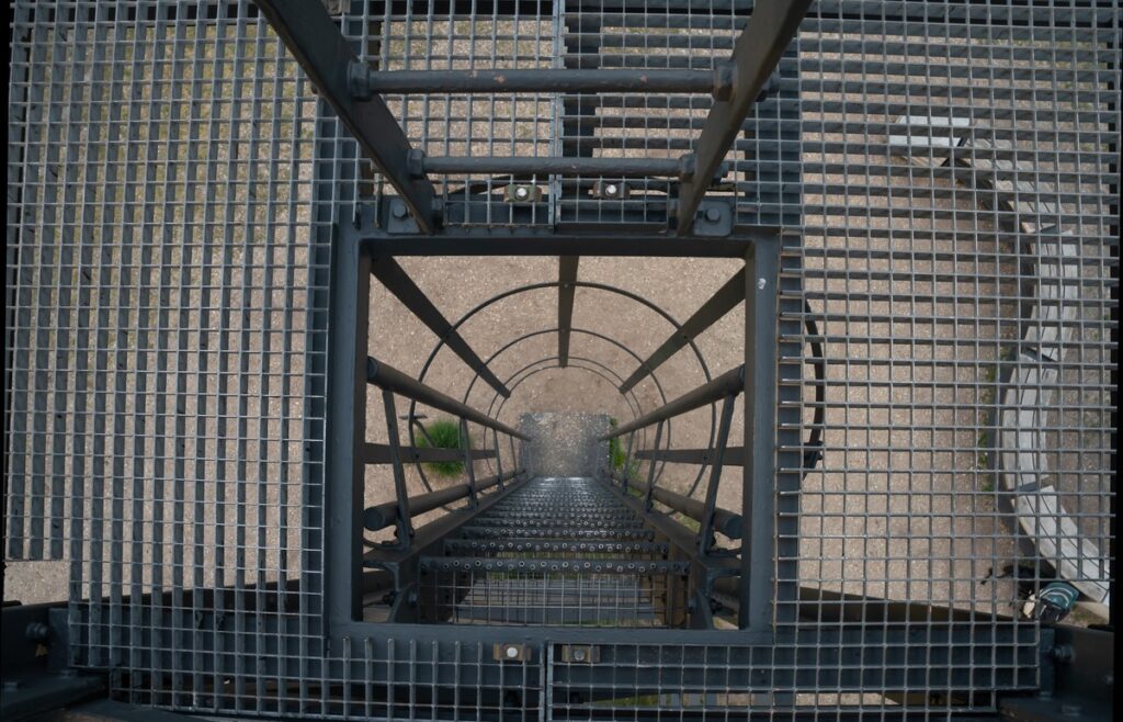 Detail trap uitkijktoren Rozendaalse Veld